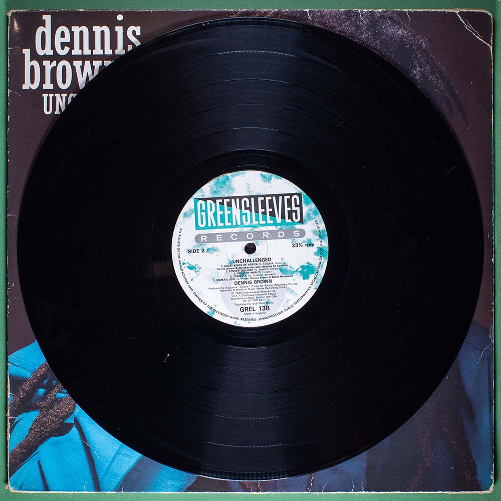 Dennis Brown - Unchallenged (LP Importado) - Image 3