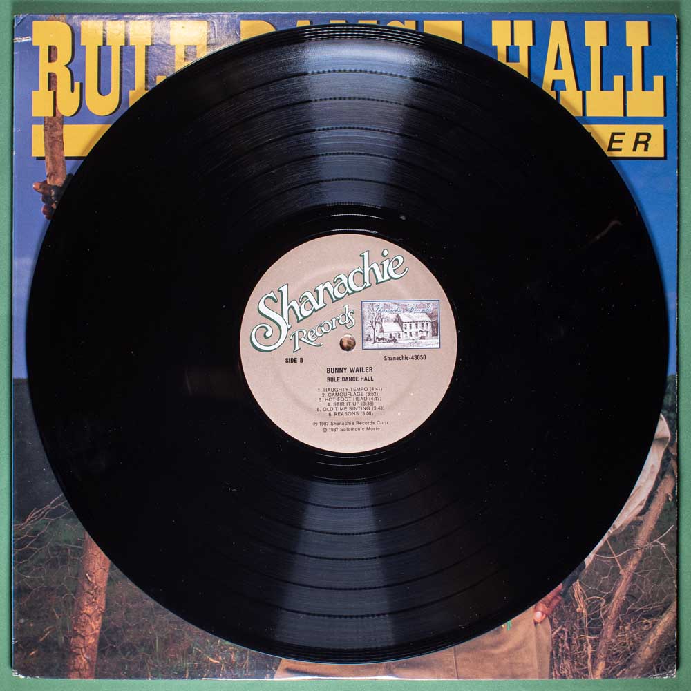 Bunny Wailer - Rule Dance Hall (LP Importado) - Image 3