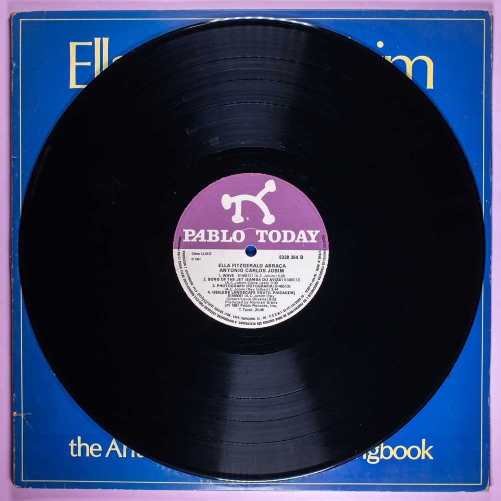 Ella Fitzgerald & Tom Jobim - Ella Abraça Jobim (LP Duplo) - Image 5